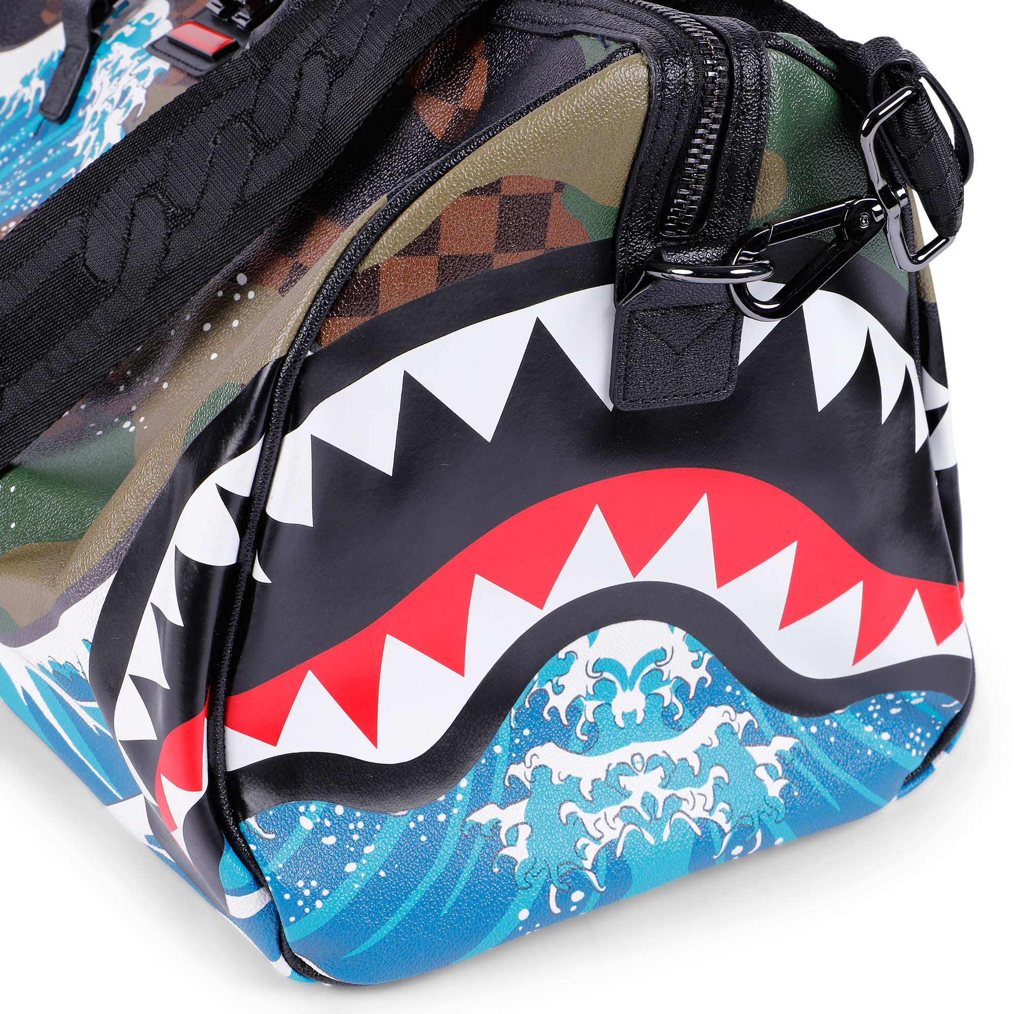 camokawa wave shark duffle